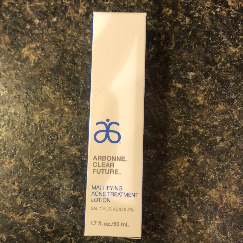 Arbonne Clear Future Mattifying Acne Treatment